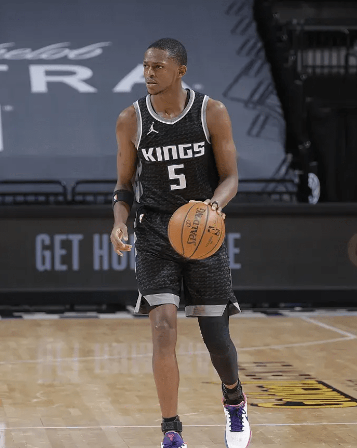 那不勒斯清晨更衣室发声;志在NBA季后赛名次提升;震撼外界;阵容厚度经受考验(NBA季后赛首轮) 那不勒斯清晨更衣室发声;志在NBA季后赛名次提升;震撼外界;阵容厚度经受考验(NBA季后赛首轮)