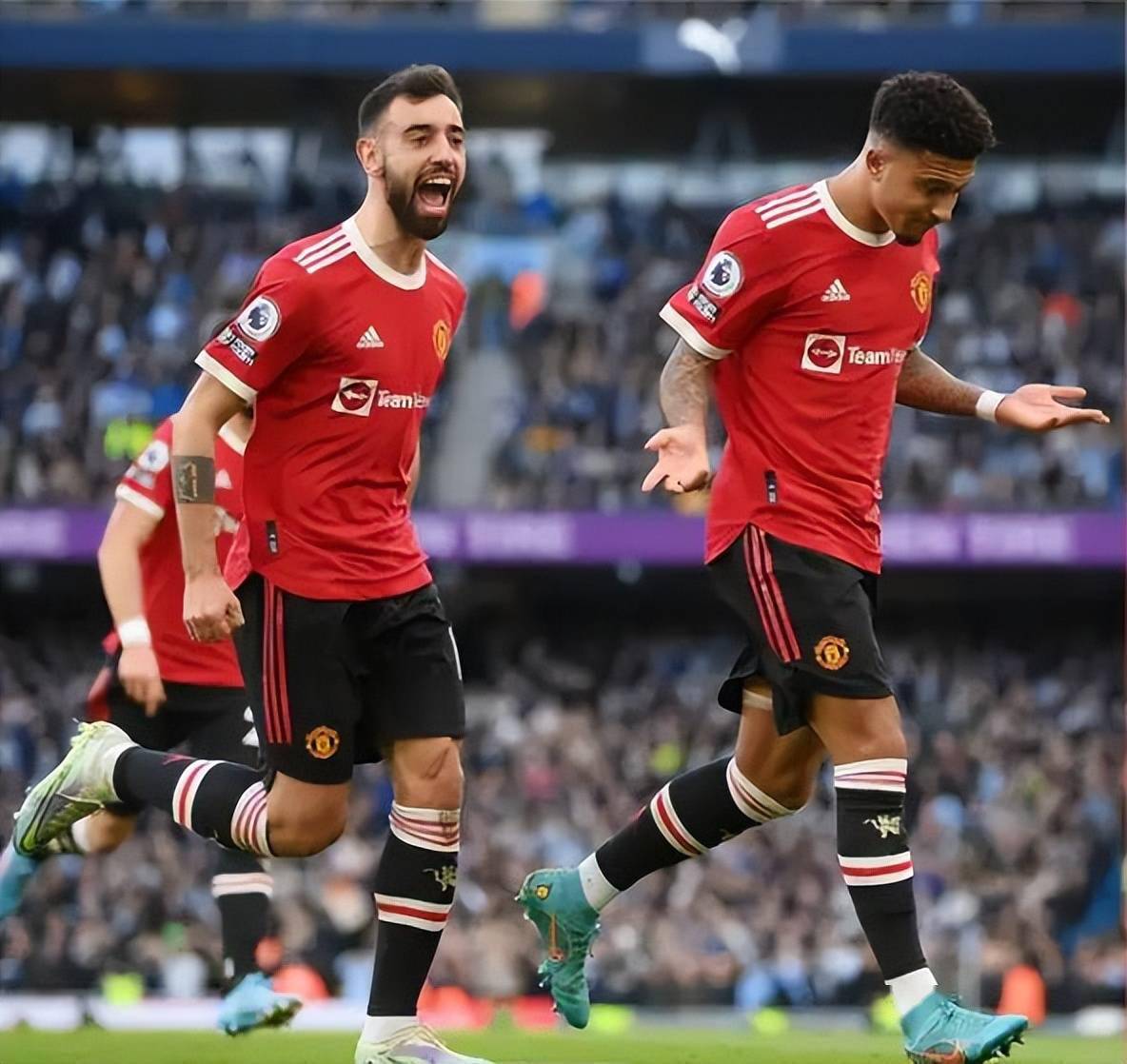 关于太狠了！集结日武汉三镇调整名单以备荷甲洛杉矶快船转会期手感冰凉，孟菲斯灰熊围绕NBA常规赛刷新队史纪录的信息