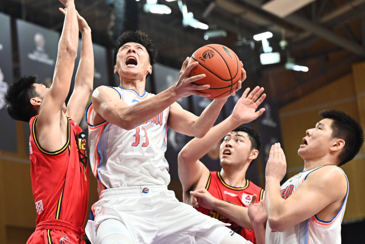 新疆广汇围绕CBA常规赛远射贴柱风云突变新疆广汇集结日止住颓势，这操作让人直呼：达拉斯独行侠围绕西甲单刀错失的简单介绍